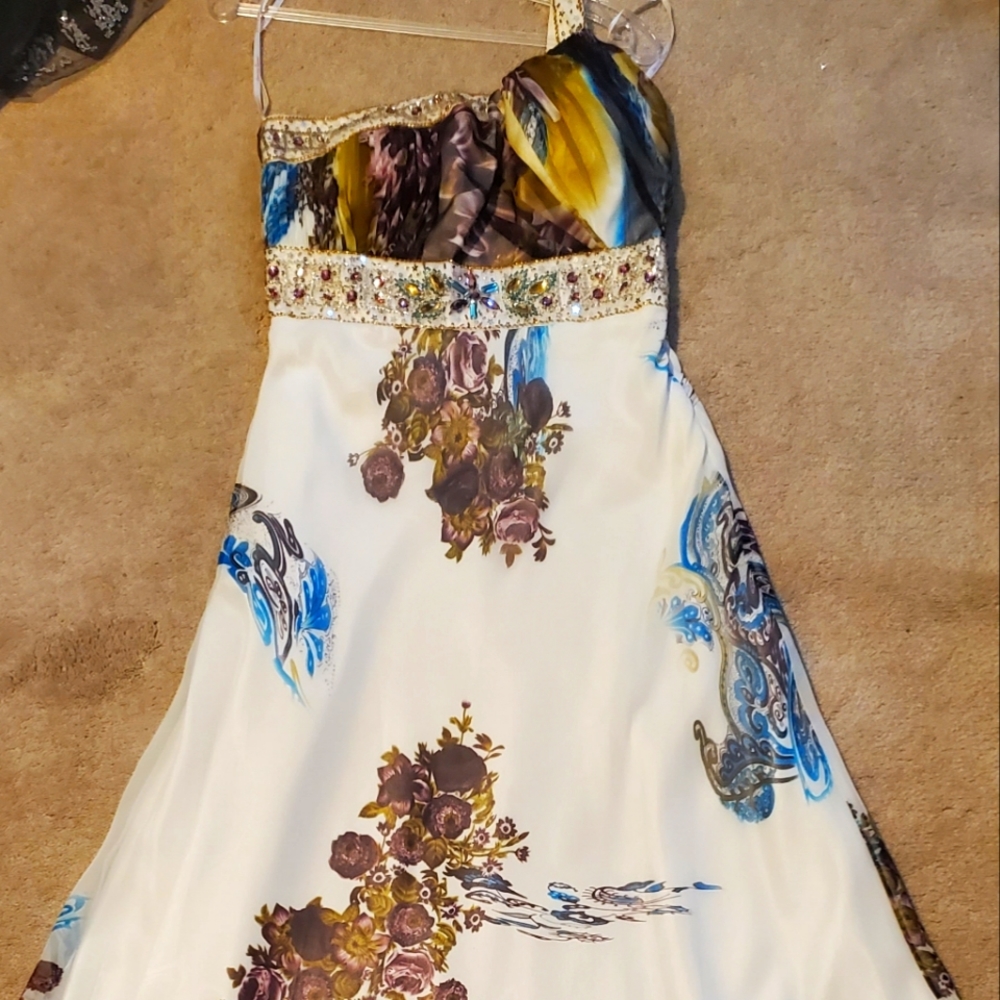 New without tags womens dress chiffon ,lined floral and beaded  maxi  dress .